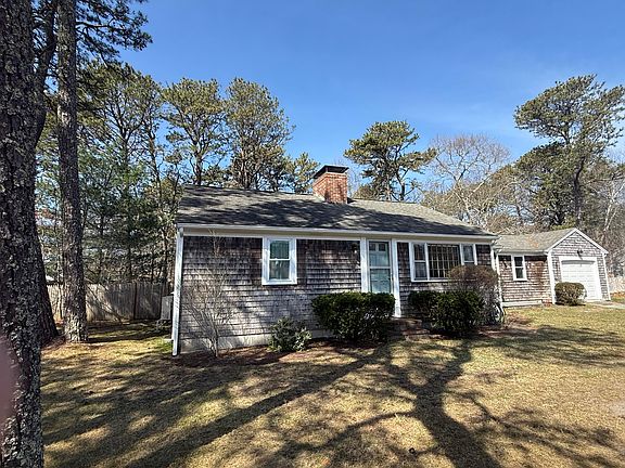 3rd image of 65 Phyllis Drive