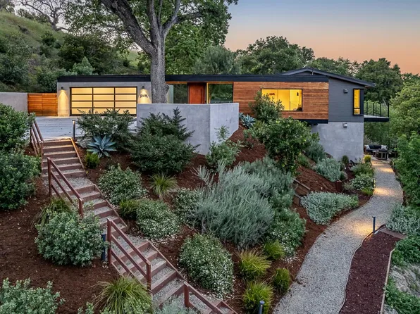 26896 Alejandro Dr, Los Altos Hills, CA 94022