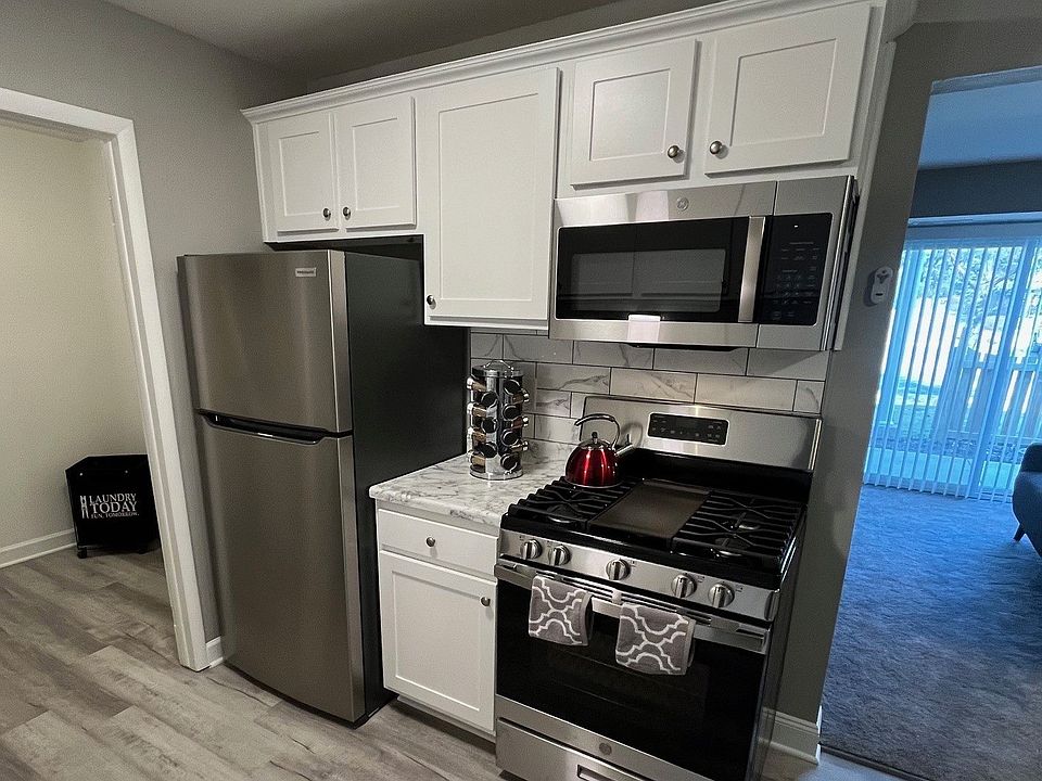 Auburn Heights Apartments 44 Birwoode Ln Pontiac MI Zillow