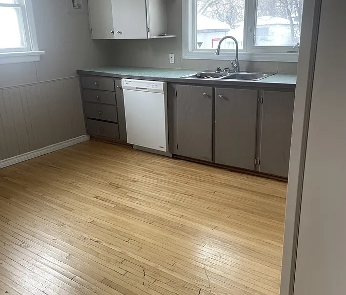 464 Edward St #1 — Photo 7