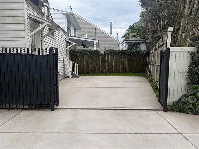 3 bed, 2.0 bath, 1586 sqft, $6,000 — Photo 2