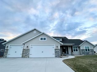 2135 Morningstar Ln, Oshkosh, WI 54904