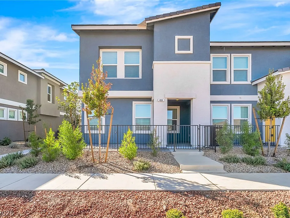 484 Golden Myna Ave