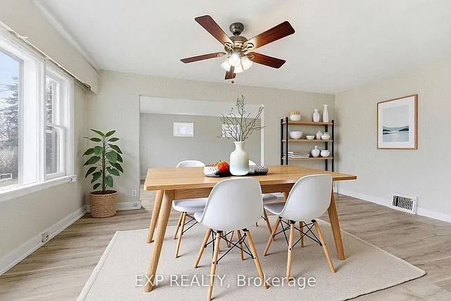 8 Reynolds Cres #1 — Photo 6