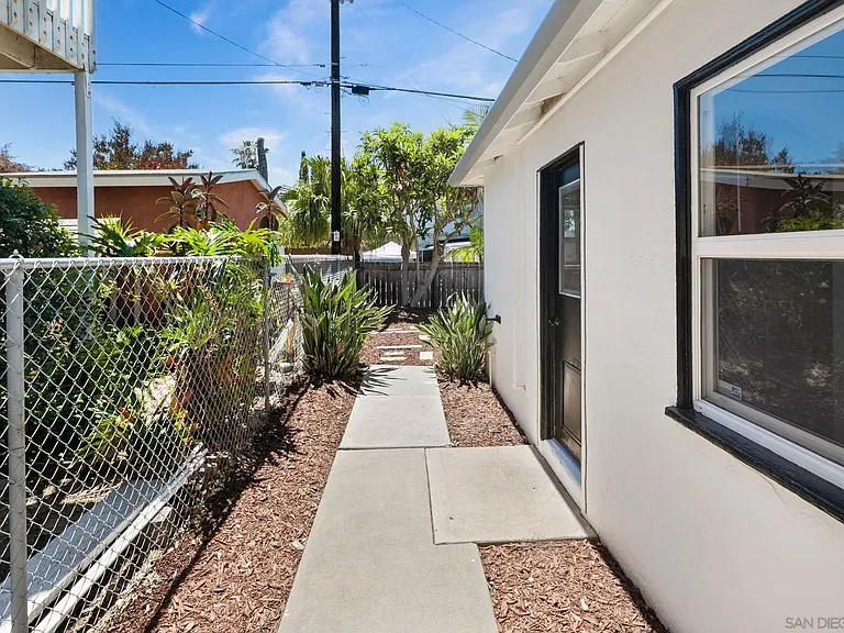 620 Minot Ave — Photo 30