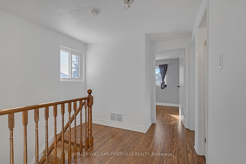 Ajax House for rent - 5 Bedrooms — photo 18