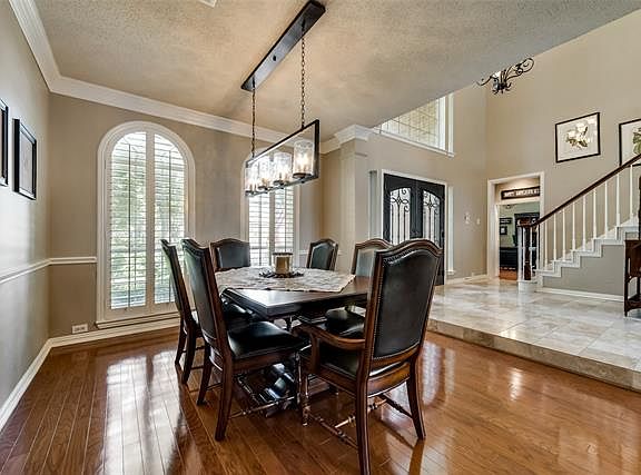 4th image of 702 Northmeadow Dr