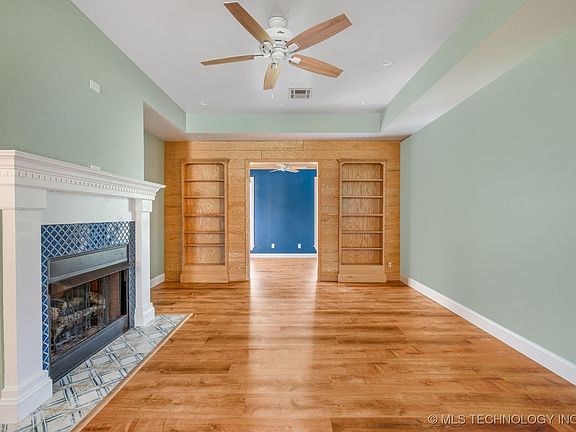 4th image of 20409 E 49th St S