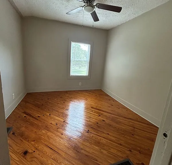 411 Mill St — Photo 15