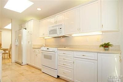4th image of 417 Avenida Barbera