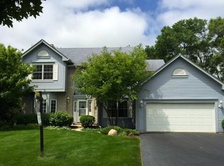 560 Oak Hollow Rd, Crystal Lake, IL 60014