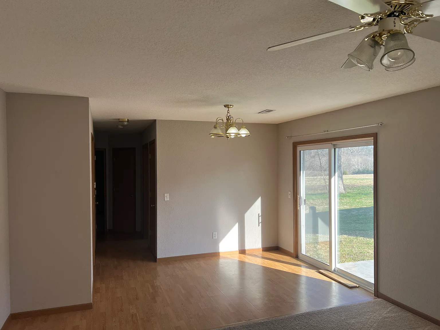 2 bed, 1.5 bath, 940 sqft, $950 — Photo 1