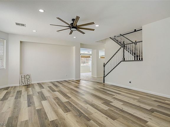5th image of 382 Otsego Ct