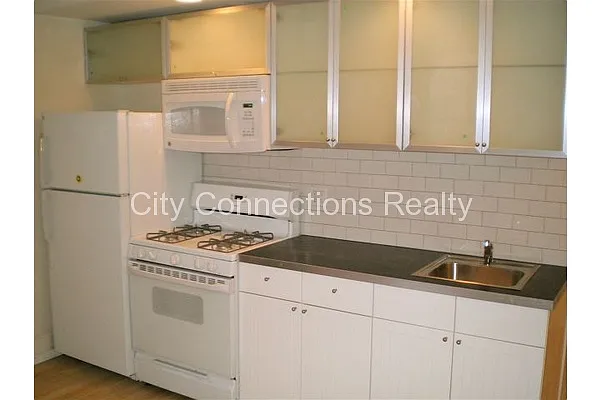 Rented by City Connections Realty | media 29