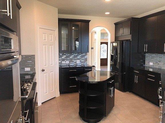 4th image of 2211 Trocadero Ln