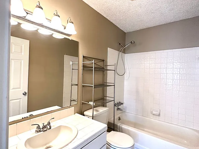 84 Higgins Ct — Photo 14