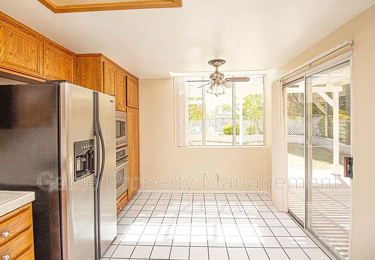 25804 Dickens Ct — Photo 10