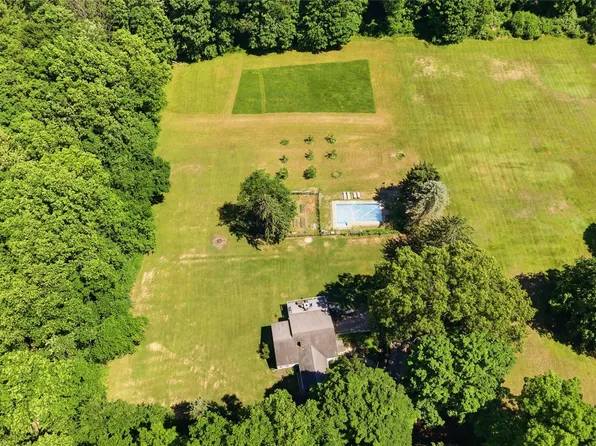 11 Valley View Road, Hopewell Junction, NY 12533