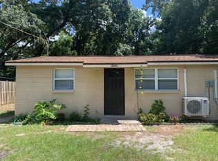 1920 Taylor Ln, Tampa, FL 33618