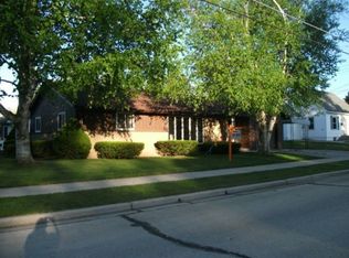 1215 N 21st St, Manitowoc, WI 54220