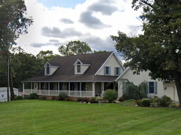 411 Firehouse Rd, Grantville, PA 17028