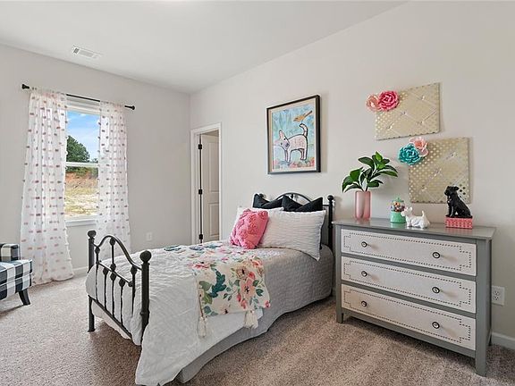 5th image of 180 Logan Pass Dr