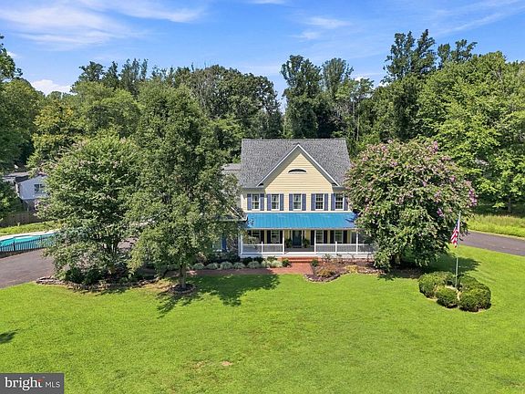 4th image of 9438 Petterson Ln