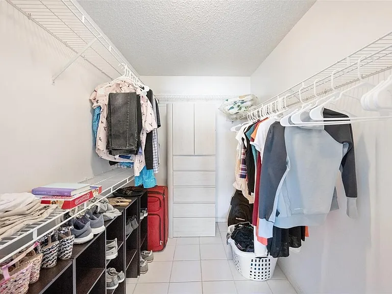 2606 Bedford Mews Dr — Photo 13