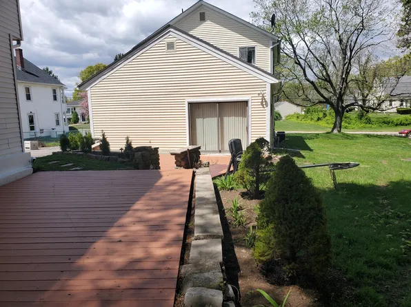 129 Simmonsville Ave Floor 2, Johnston, RI 02919