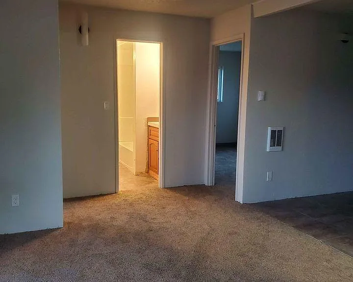 301 S Pine St #306 — Photo 2