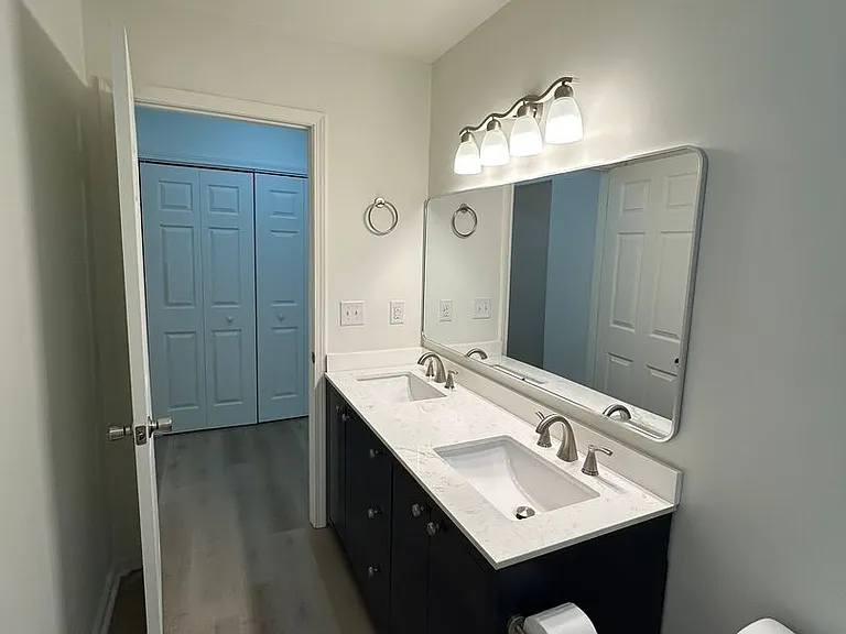 609 Center St — Photo 14