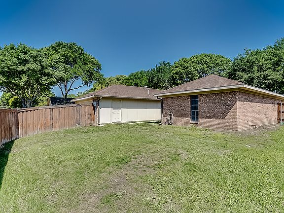 3rd image of 4504 Atlanta Dr