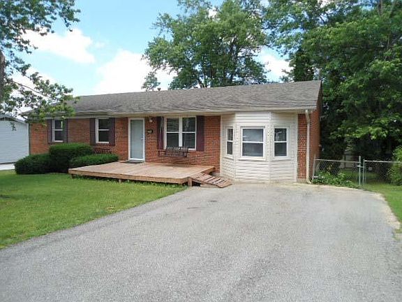 2nd image of 206 Willowcrest Dr