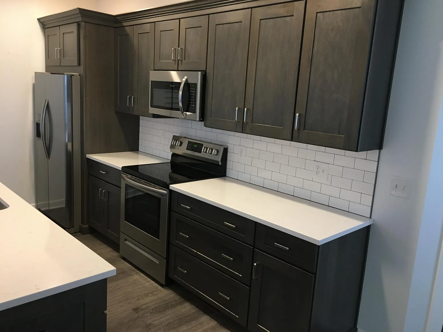 2059 W 34th Pl — Photo 4