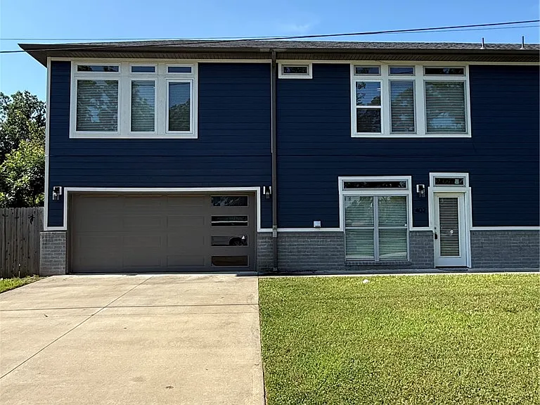 402 E Hemlock St — Photo 1