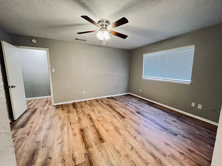 2102 Richwood Dr — Photo 17