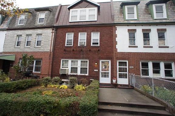 5th image of 2166 28th St