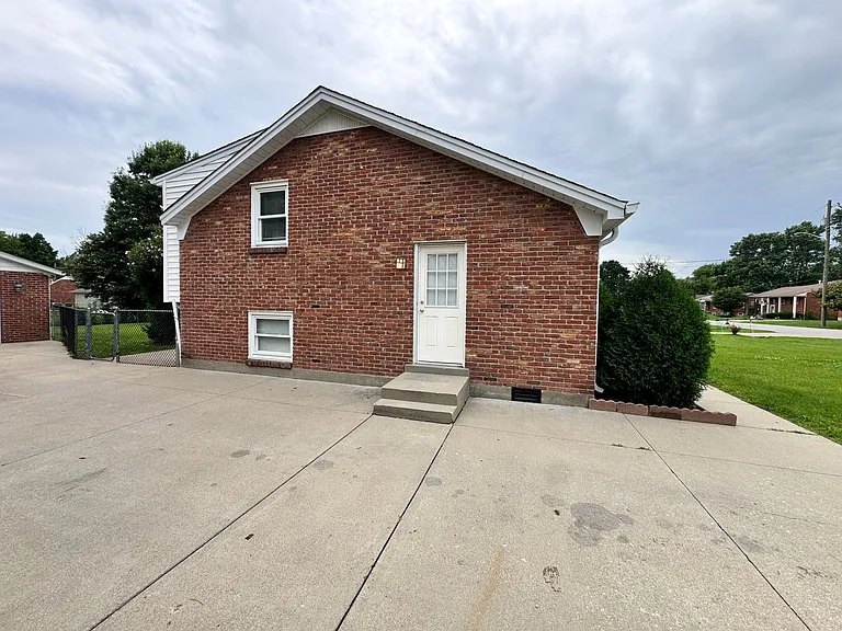 8016 Broadfern Dr — Photo 58