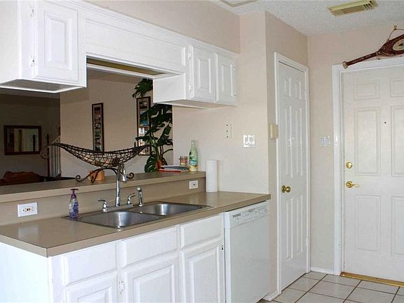 5th image of 15333 Isabella Ct