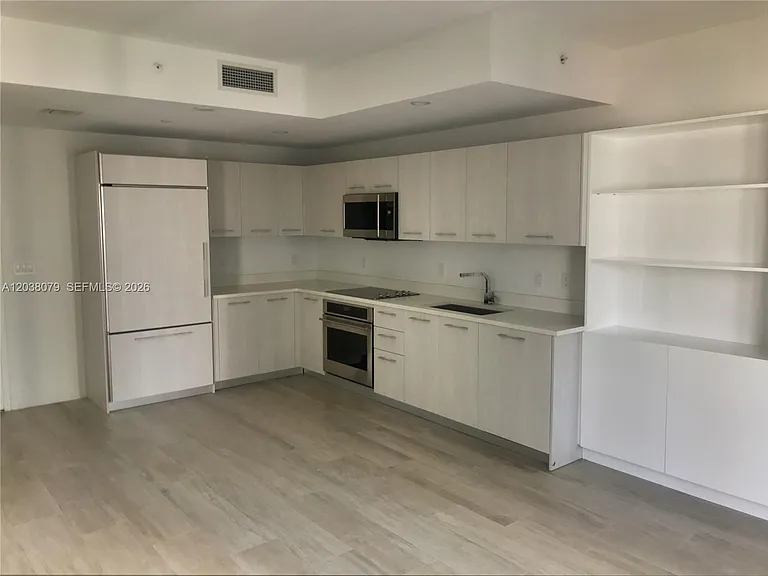 55 SW 9th St #1607 — Photo 8