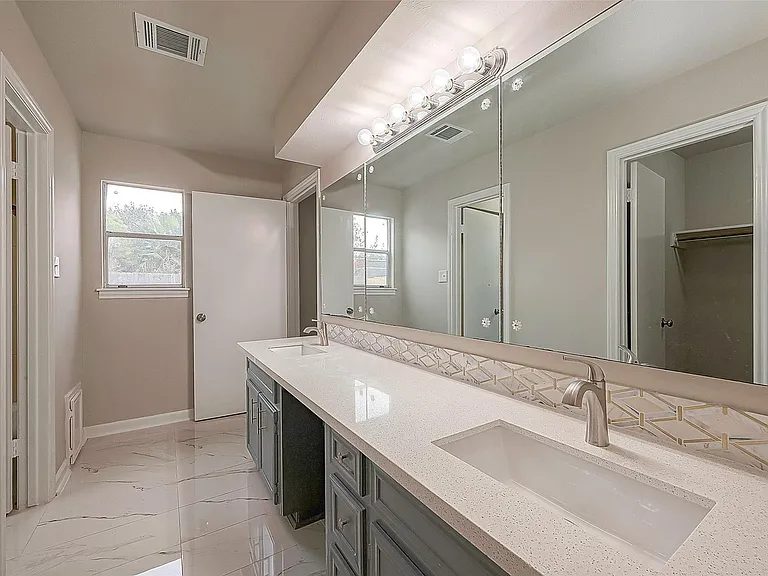 10811 Villa Lea Ln — Photo 29