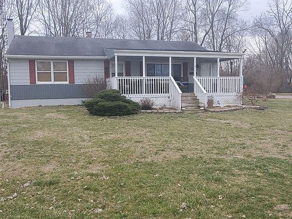 2nd image of 460 Elm Dr