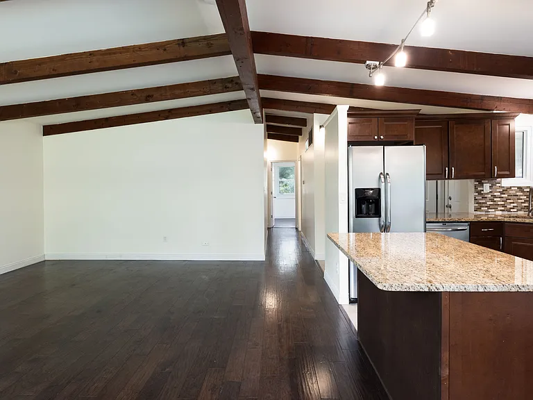 2474 Bristol Rd — Photo 6