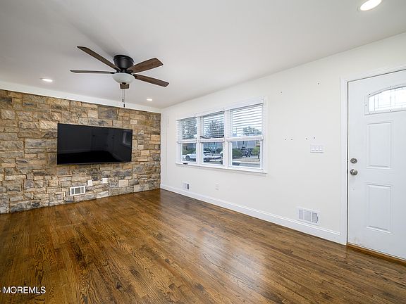3rd image of 2613 Austin Avenue