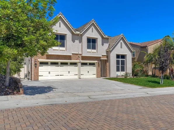 629 Amarra Ln, Vista, CA 92083