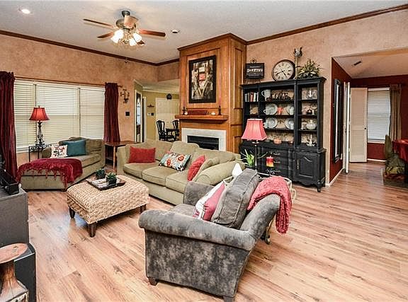 2nd image of 3012 Sierra Dr