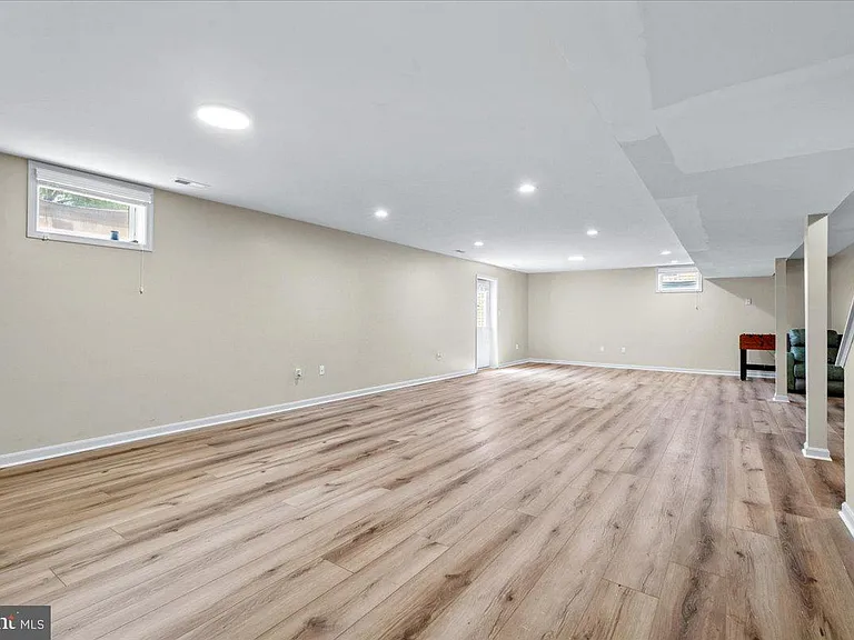 2619 Inwood Dr — Photo 32