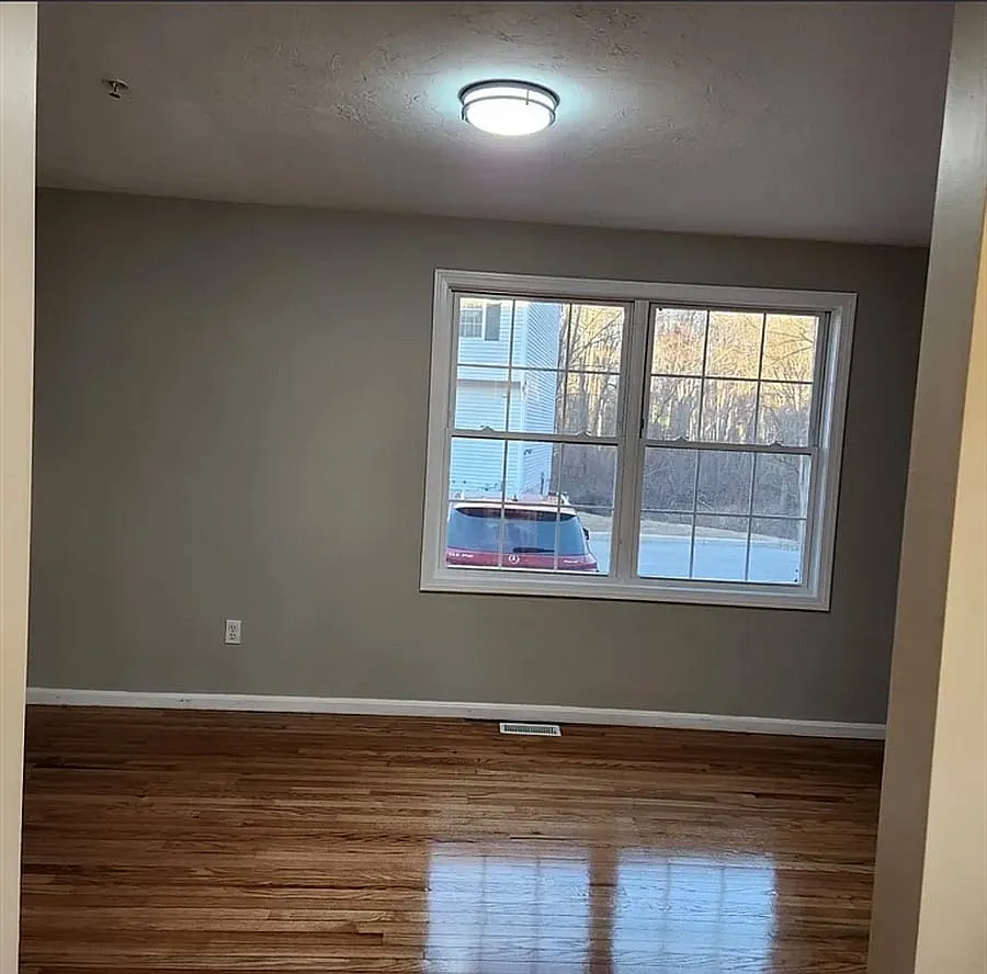 2 bed, 1.5 bath, 1400 sqft, $1,500 — Photo 3