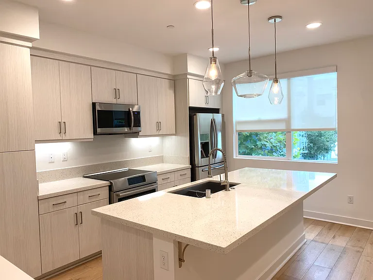 1427 Pullman Way — Photo 3
