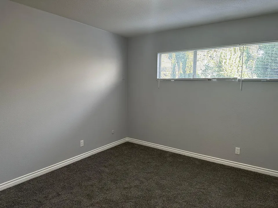 6955 Baird Ave #4